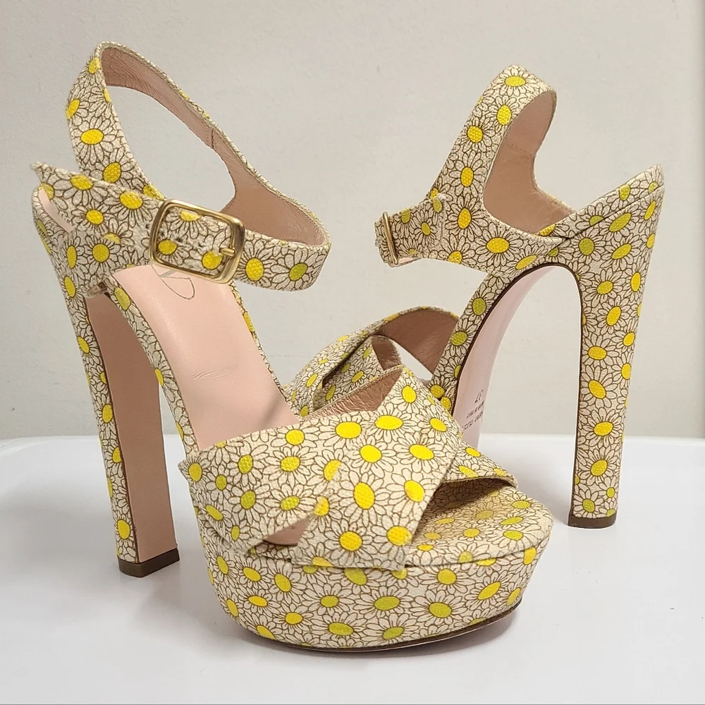 Red Valentino Yellow Daisy Platform Sandals Sz 37 MSRP $450